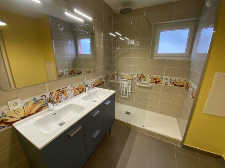 Salle de bain restaurée Saint-Maximin