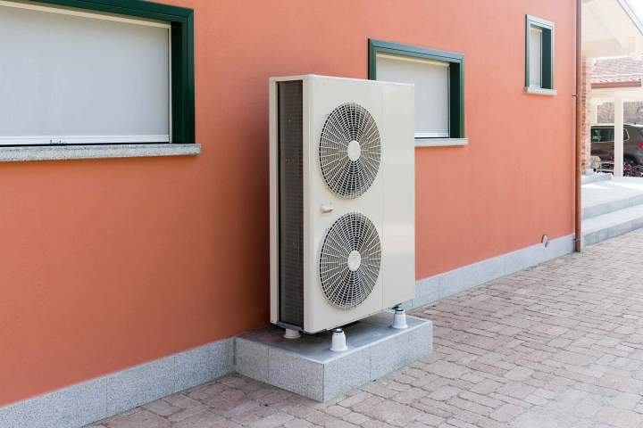 Uniité extérieure d'une PAC air-air Saint-Maximin